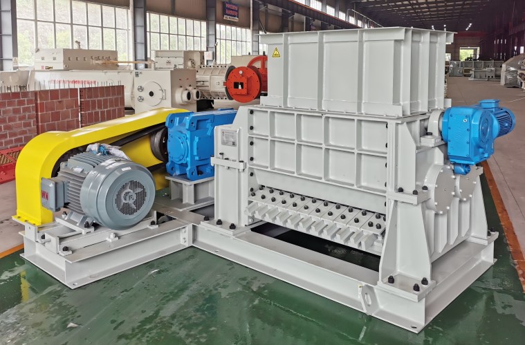 1737102793159977.jpg Double roller crusher1 -759x499.jpg